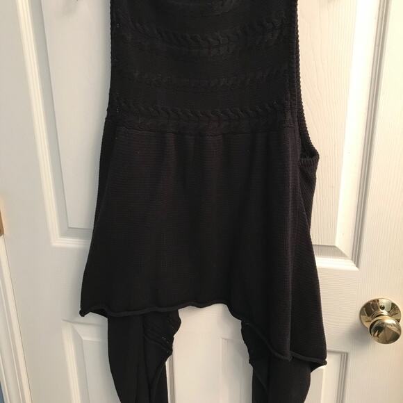 BCBG MaxAzria L sweater vest Black NWOT - Picture 2 of 4
